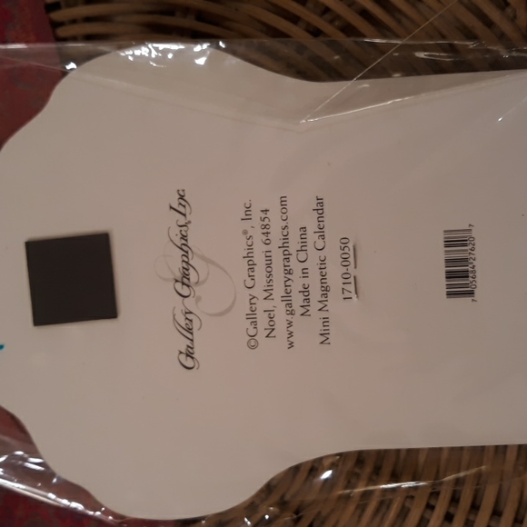 Decor - Picture 9 of 9